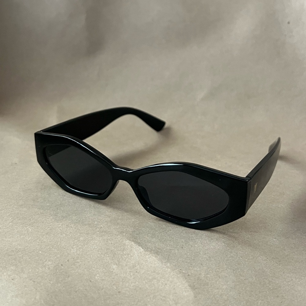 Black Sunglasses Retro Futuristic Unisex NEW WITH TAG